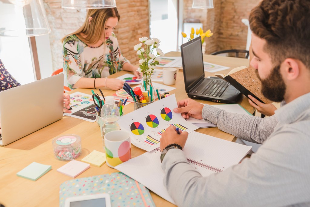 equipo que necesita una agencia de marketing